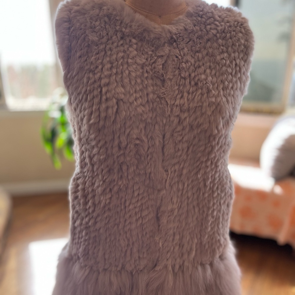 Love Token rabbit fur light pink vest